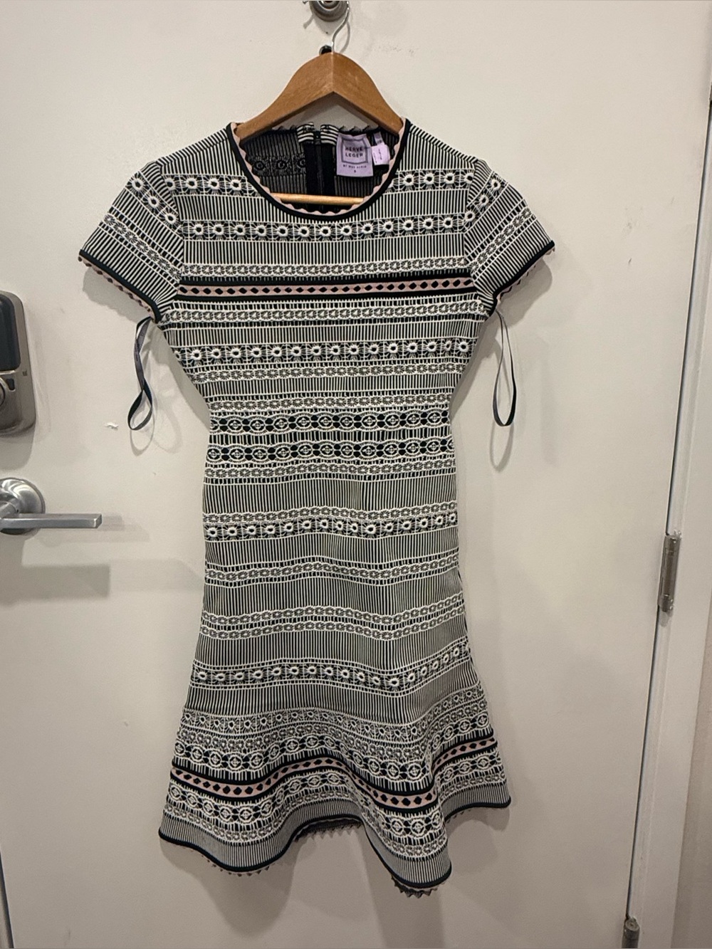 $1590 Herve Leger small Shelby Dress Plaited Lace Trumpet Black Ivory beautiful